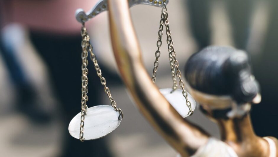 Στη σκιά της διαφθοράς η μεγάλη εικόνα της Ελλάδας
