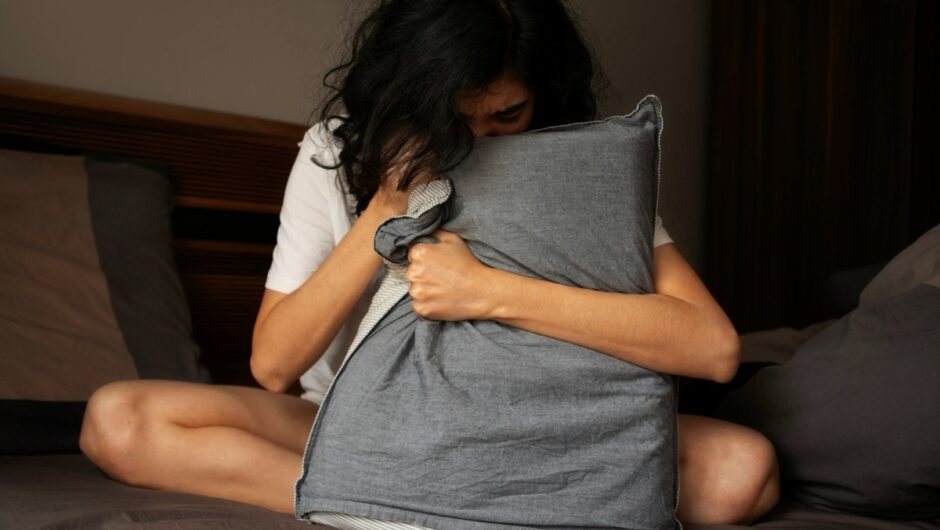 Ξύπνησες στα άγρια χαράματα; Έξι τρόποι για να σε πάρει πάλι ο ύπνος