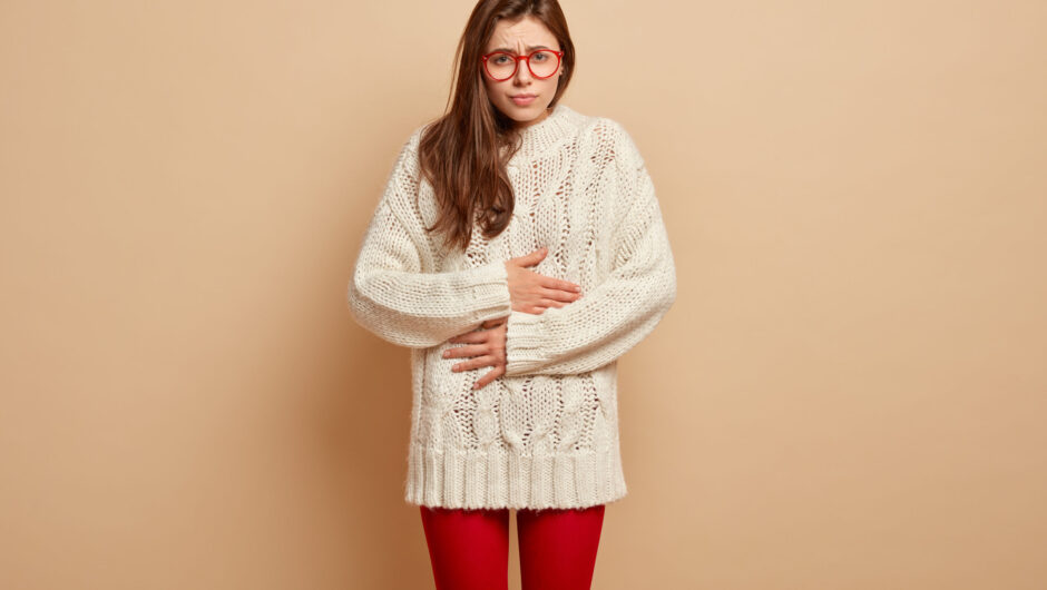 Φούσκωμα: 8 συμβουλές για να αποφύγετε τα πεπτικά προβλήματα κατά την εορταστική περίοδο