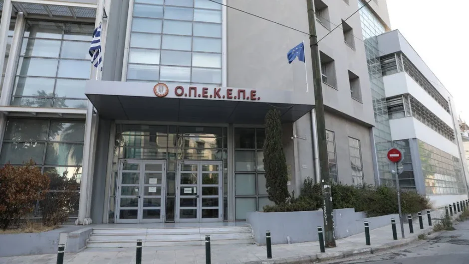 Βολικές λύσεις για άβολες αλήθειες