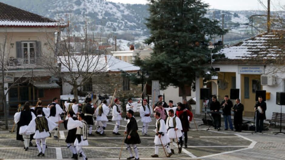 Πρωτοχρονιά στον Δρυμό Ελασσόνας – Το Έθιμο των «Καπεταναραίων» (φώτο)
