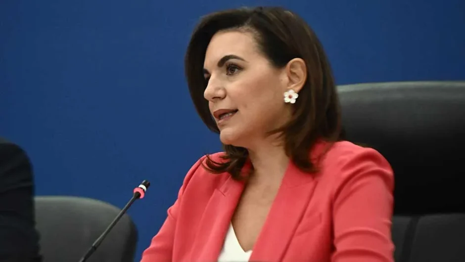 Ο υπουργός, η κυρία και η τροπολογία