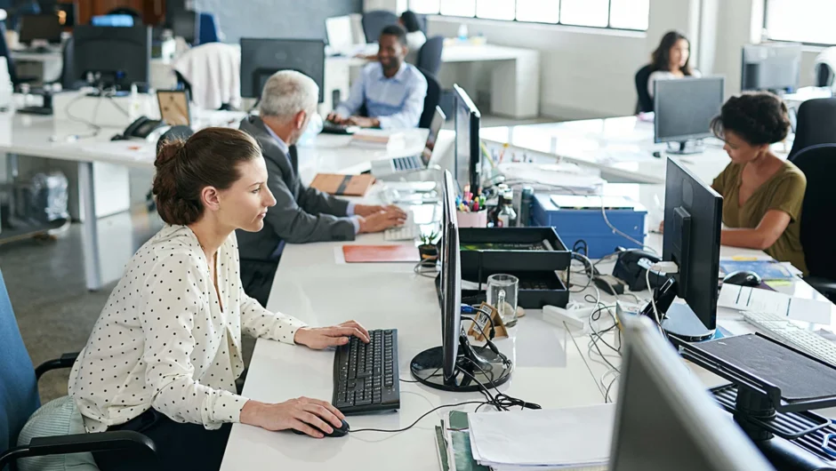 Αργίες 2026: Ποιες μας «τρώει» το ημερολόγιο και πώς θα «χτίσετε» τα μεγάλα 4ήμερα της χρονιάς