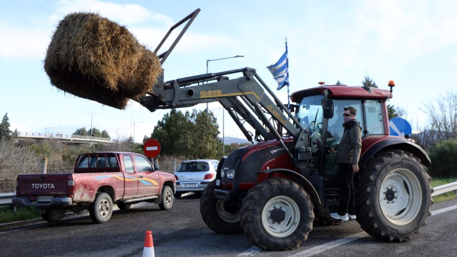 Οι αγρότες έκλεισαν και την εθνική οδό Αθηνών – Λαμίας, απειλούν με 96ωρο αποκλεισμό – Ολα τα μπλόκα