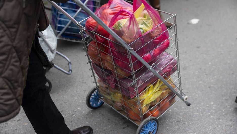 Λαϊκές αγορές: Απεργούν για την ακρίβεια, στο πλευρό των αγροτών