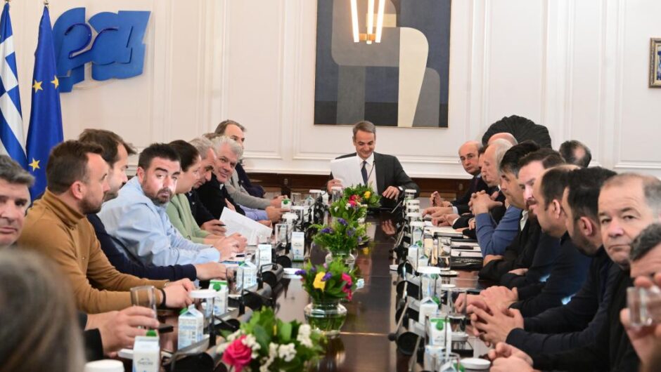 Αγρότες – Κτηνοτρόφοι / Παρωδία διαλόγου – Εκπροσώπηση με γαλάζια σύνθεση και απλαισίωτους πρόθυμους