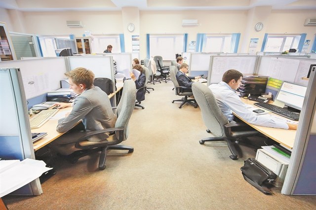 Αυστηρότερο το νέο πειθαρχικό δίκαιο για τους δημοσίους υπαλλήλους – Από πρόστιμα έως απολύσεις