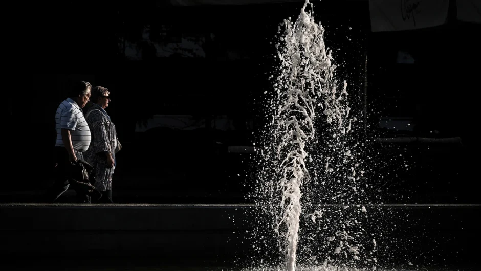 Ρεκόρ αιτήσεων συνταξιοδότησης και το 2025 με πάνω από 200.000 αποχωρήσεις να πιέζουν τον ΕΦΚΑ