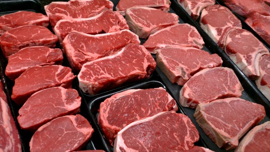 Πόσο ακριβότερα πωλούνται τα κρέατα στην Ελλάδα – Τι δείχνουν τα στοιχεία για τις χώρες της Ευρωζώνης