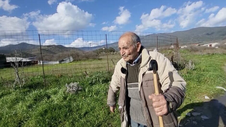 Βοσκός 94 ετών από χωριό της Λάρισα το ζει ακόμα – Εκπροσωπεί μια ολόκληρη εποχή που στέκεται όρθια (βίντεο)