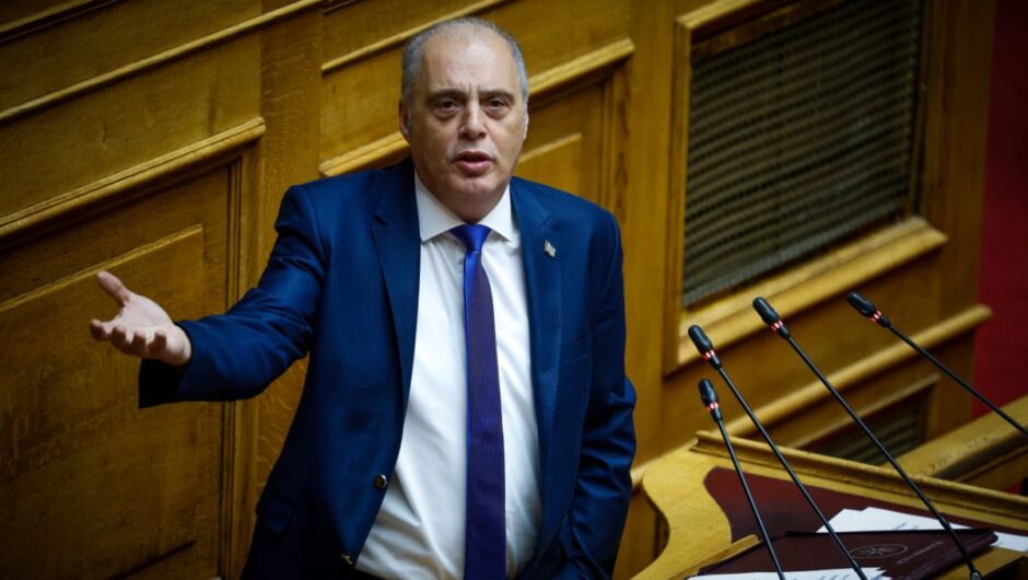 Απάνθρωπη δήλωση Βελόπουλου στη Βουλή για παράτυπους μετανάστες: Αλτ, Τις ει; και μπουμπουνάς!