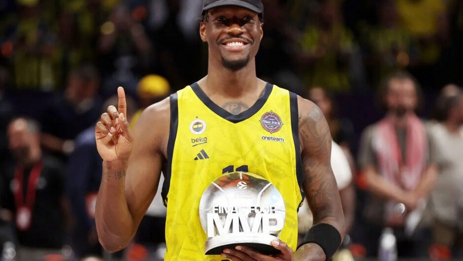 Μεταγραφική «βόμβα» στον Παναθηναϊκό: Υπέγραψε για 2,5 χρόνια με τον Αμερικάνο σταρ Χέιζ-Ντέιβις – Δείτε την ανακοίνωση του Δημήτρη Γιαννακόπουλου