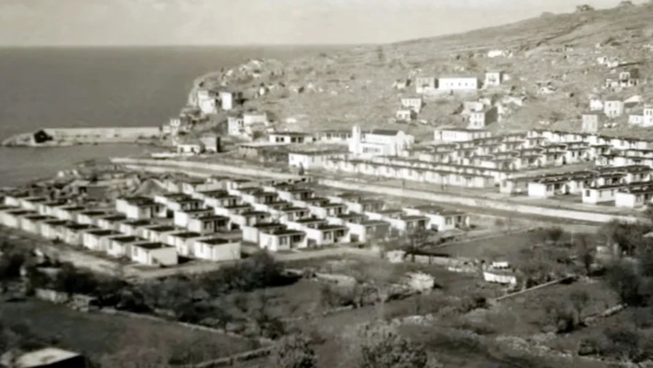 Σαν σήμερα 20 Φεβρουαρίου: Ο σεισμός που ισοπέδωσε τον Άγιο Ευστράτιο – Η «χαριστική βολή» της Χούντας στον παραδοσιακό οικισμό