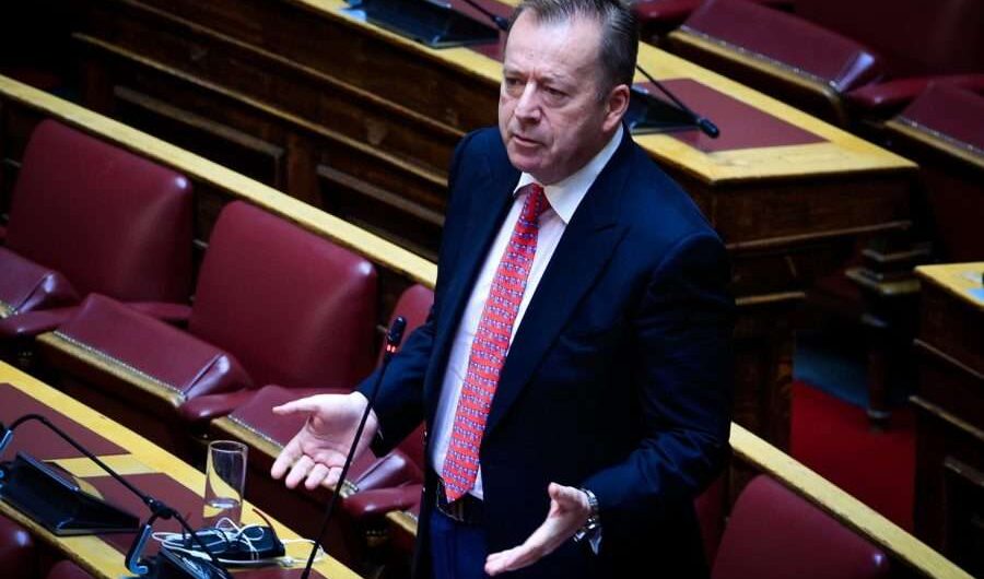 Κόκκαλης: Σε οριακό σημείο η ελληνική μελισσοκομία – Ελληνοποιήσεις, ανεξέλεγκτες εισαγωγές και ανάγκη άμεσης στήριξης