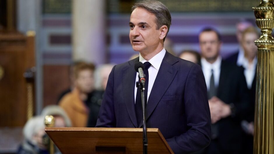 Η κηδεία της Αρβελέρ και η ανύπαρκτη αντιπολίτευση
