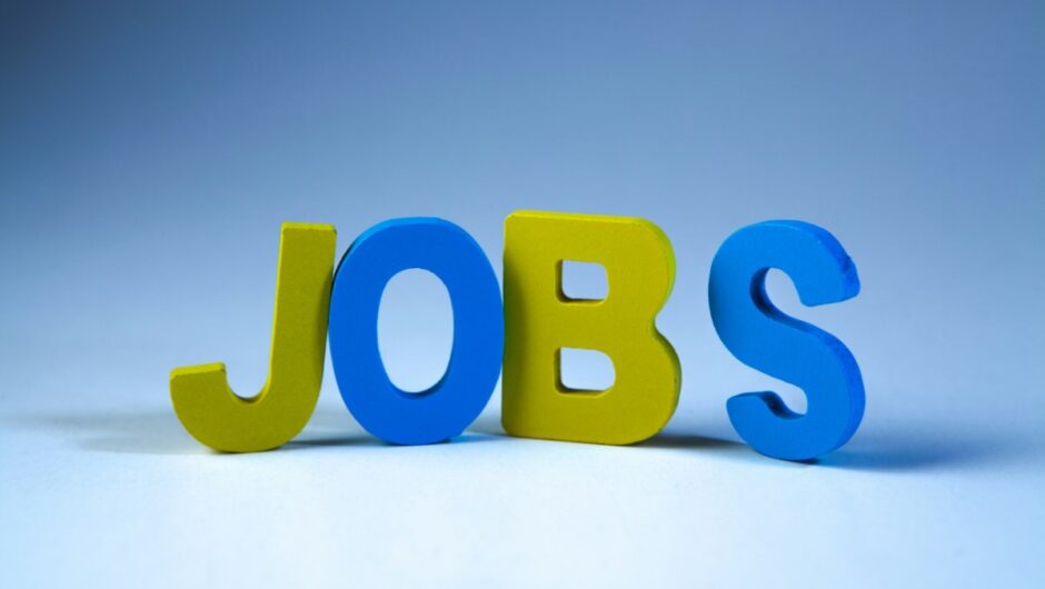 ΕΡΓΑΝΗ: Το 2025 έκλεισε με βροχή απολύσεων – Τι μας περιμένει το 2026