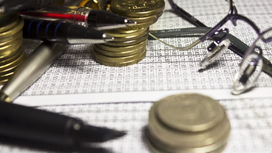 Τα υπερπλεονάσματα φέρνουν νέες παροχές