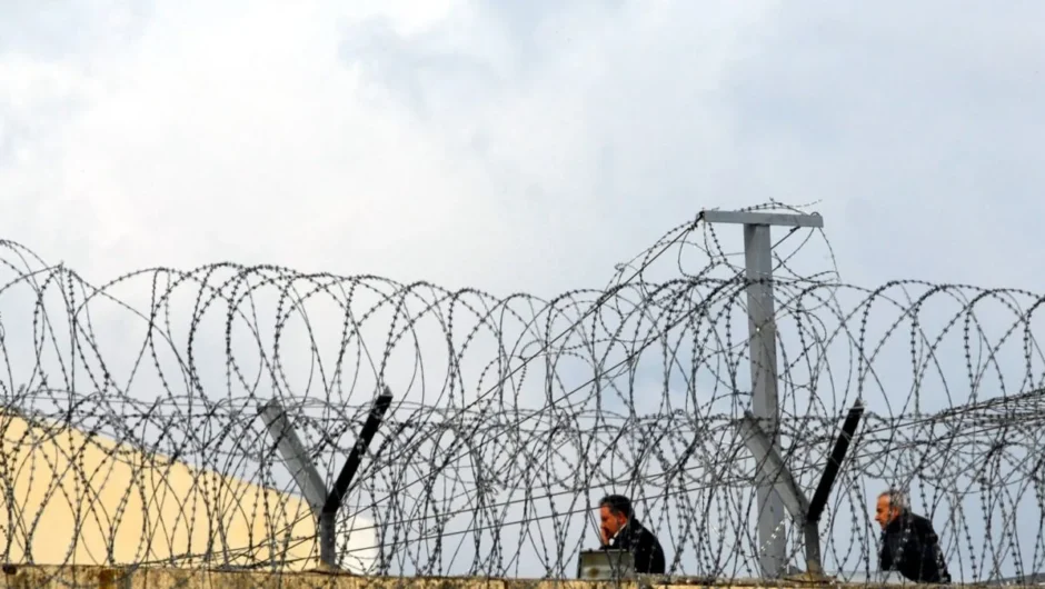 Τρίκαλα: Εντάσεις και απεργία πείνας από δεκάδες κρατούμενους στις φυλακές – Τι ζητούν