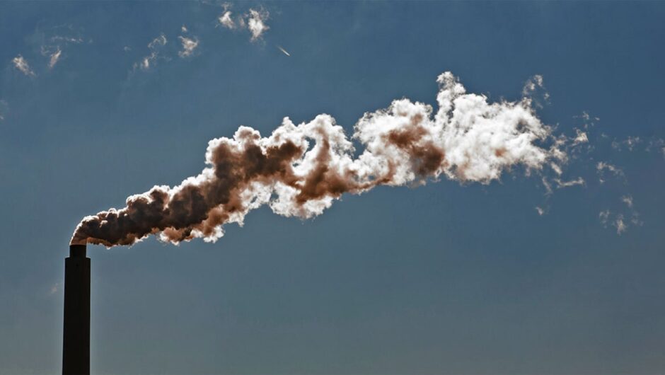 Σε υψηλά επίπεδα η ατμοσφαιρική ρύπανση στη Λάρισα – Ποιοι πολίτες πρέπει να προσέχουν για την υγεία τους