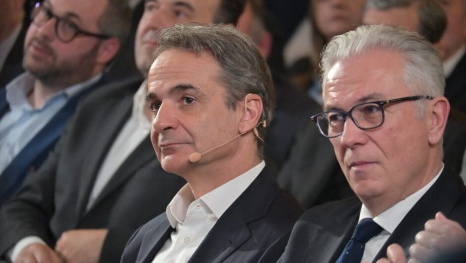 Όλες οι «γαλάζιες» φυλές παρούσες: Δείτε φωτορεπορτάζ από το προσυνέδριο της Νέας Δημοκρατίας στη Λάρισα
