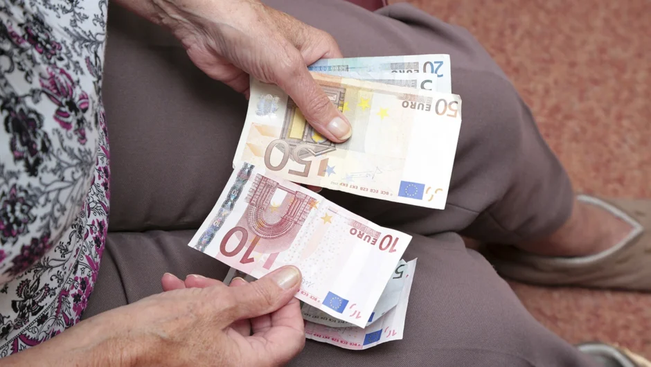 Μαζικές συνταξιοδοτήσεις ρεκόρ φέρνουν νέα πίεση στον ΕΦΚΑ και στο ασφαλιστικό σύστημα