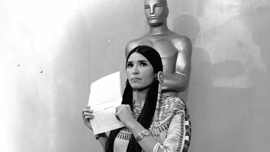 Σαν σήμερα 27 Μαρτίου: Ο Μάρλον Μπράντο αρνείται το Όσκαρ για τον «Νονό»