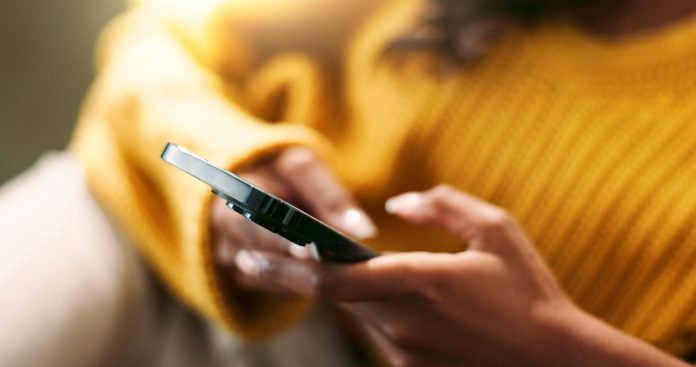 Τα 5 πράγματα που πρέπει να έχετε αποθηκευμένα στο κινητό σας για ώρα ανάγκης