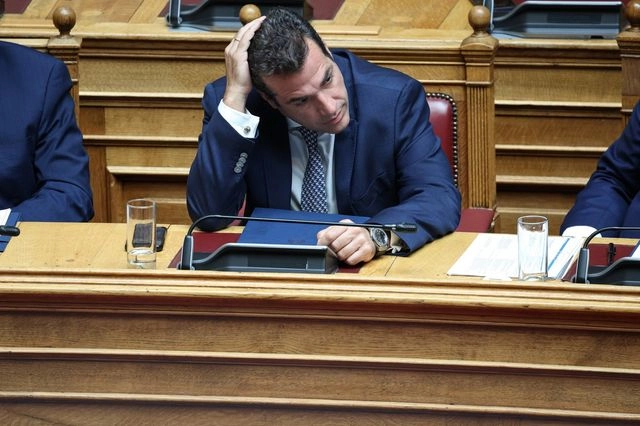 Όχι στο έθνος των Πλεύρηδων…