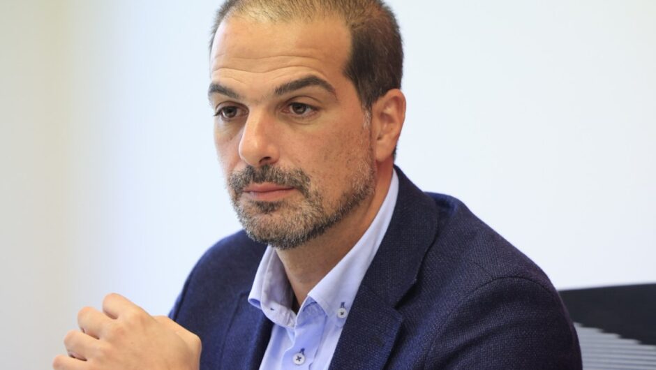 Αλλαγή σκυτάλης στη Νέα Αριστερά: Νέος πρόεδρος ο Σακελλαρίδης – Ισορροπίες για τον επικεφαλής στη Βουλή