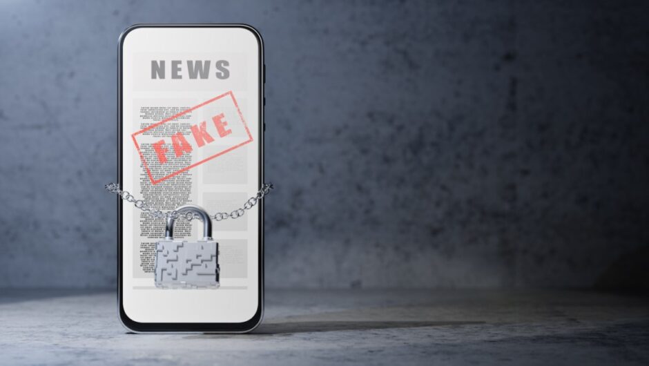 Πώς μπορεί να πολεμήσει τα fake news μια κυβέρνηση που έχει επενδύσει σε αυτά;
