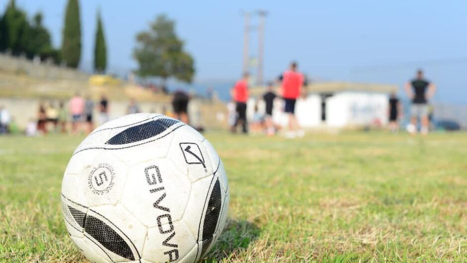 Το «αργό» ποδόσφαιρο που όλοι μπορούν να παίξουν μετά τα 60 – Δεν θέλει τρέξιμο
