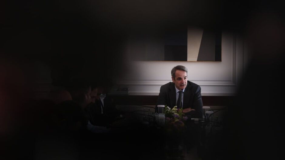 Αντιμέτωπη με την τέλεια καταιγίδα η κυβέρνηση