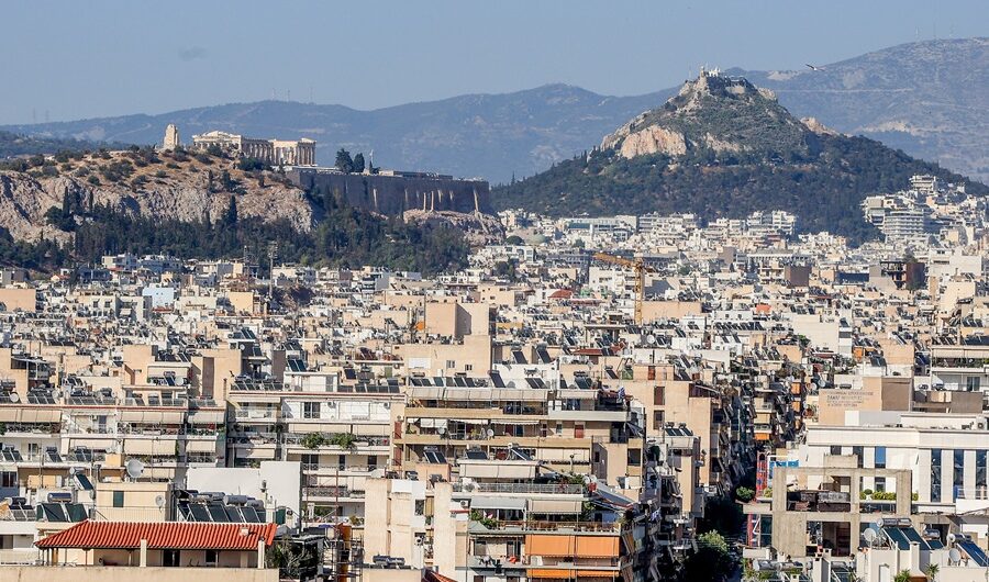 Η “ακτινογραφία” των πλειστηριασμών το 2025 – Οι περισσότεροι σε “λαϊκές” περιοχές της Αττικής και για μικρά ακίνητα