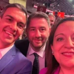 Η σέλφι Ανδρουλάκη – Σάντσεθ άναψε φωτιές μεταξύ ΝΔ – ΠΑΣΟΚ: «Αδικαιολόγητος ο εκνευρισμός» – «Η υπόγα του Μαξίμου»