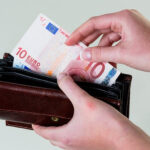 Η κοινωνία ήδη πληρώνει το μάρμαρο