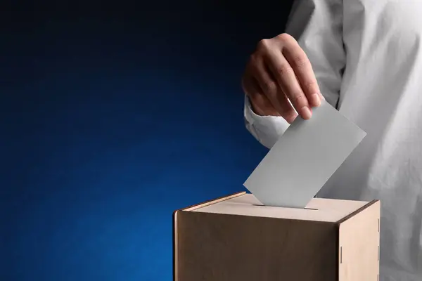 Στις κάλπες την ιστορία τη γράφουν οι πολίτες. Και αυτοί θέλουν πολιτική αλλαγή