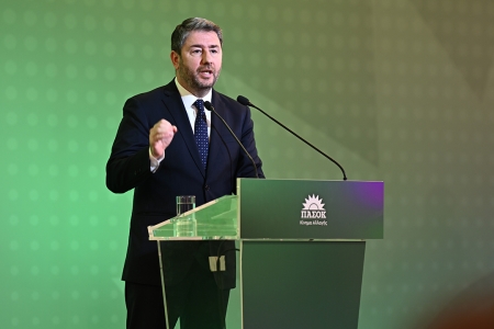 Αντί να χτυπήσετε το σύστημα, γίνεστε το δεκανίκι του