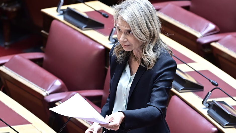 Αποστολάκη κατά Πιερρακάκη για ιδιωτικό χρέος: Οι πανηγυρισμοί τελειώνουν εκεί που αρχίζει η αλήθεια