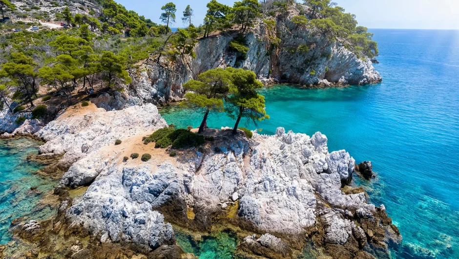 Το ακρωτήρι στη Σκόπελο που λατρεύουν τα ζευγάρια από όλο τον κόσμο