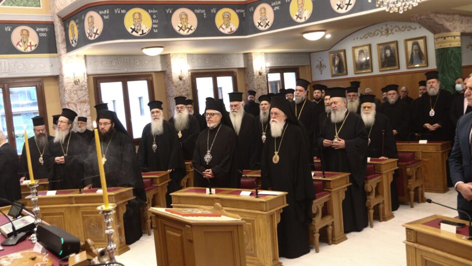 Αυξήσεις 90% στους Μητροπολίτες – Για τους νοσηλευτές «δεν υπάρχουν λεφτά», για τους εκλεκτούς υπάρχουν και περισσεύουν