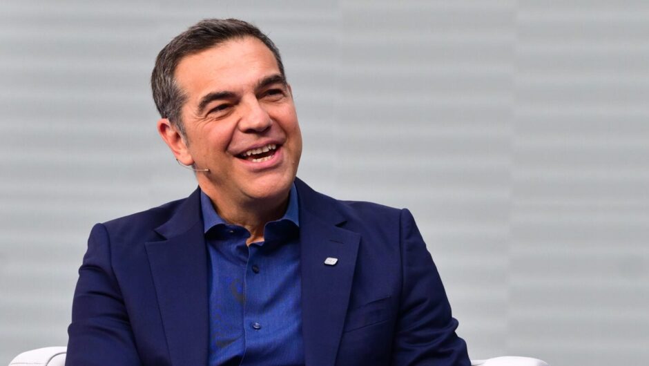 Απάντηση Τσίπρα σε Μητσοτάκη για τα… διπλώματα: «Εκείνος δεν θα μπορούσε να οδηγεί ούτε πατίνι»