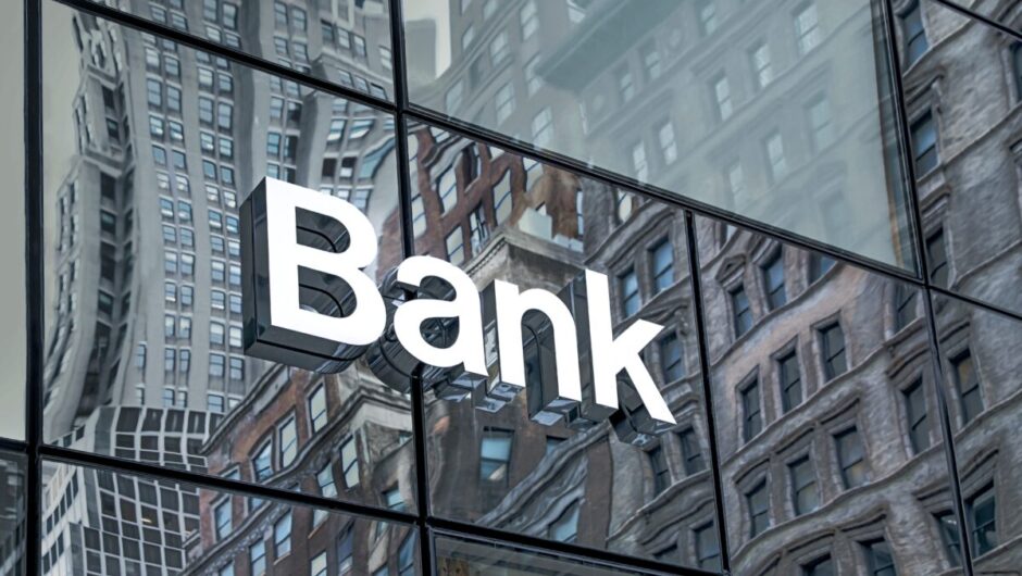 Το «τρίγωνο των Βερμούδων» τράπεζες, servicers και «Ηρακλής» που καταπίνει τους δανειολήπτες