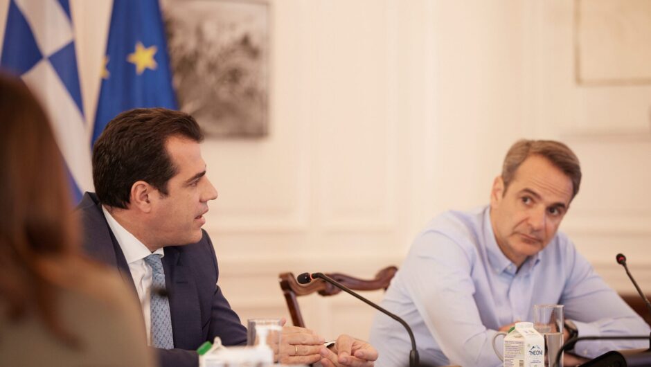 Συμφωνία για στρατόπεδα κράτησης μεταναστών θέλει ο Πλεύρης, με το προσύμφωνο για το Predator απειλεί ο Ντίλιαν και τίποτα από όλα αυτά δεν βρίσκει τον λαό σύμφωνο