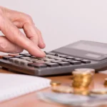 Ασ’ τον τρελό στην τρέλα του