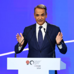 Μητσοτάκης: Προεκλογικές παροχές, διχαστικά διλήμματα και νέες υποσχέσεις τετραετίας σαν να μην πέρασαν 7 χρόνια