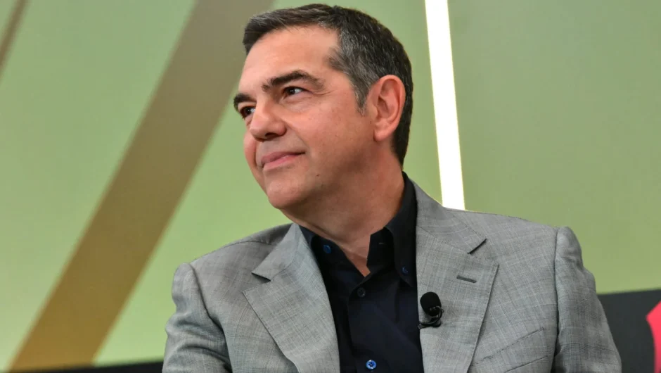 Τσίπρας στη Le Soir: Είμαι έτοιμος να ξαναγίνω πρωθυπουργός – Με Μητσοτάκη έχουμε τιμές Γαλλίας και μισθούς Βουλγαρίας