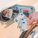 Το κρυφό «καπέλο φόρων» στην ακρίβεια: Πόσο πληρώνουμε την πολιτική Μητσοτάκη – Χατζηδάκη